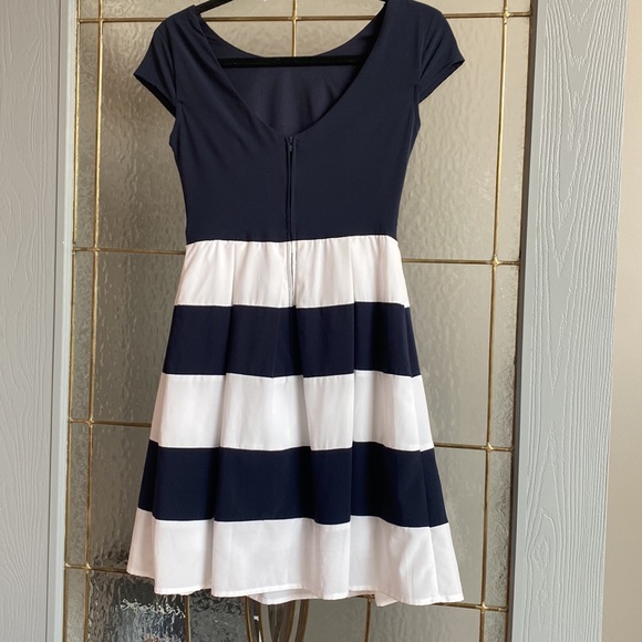 B. Darlin dress - Picture 2 of 3